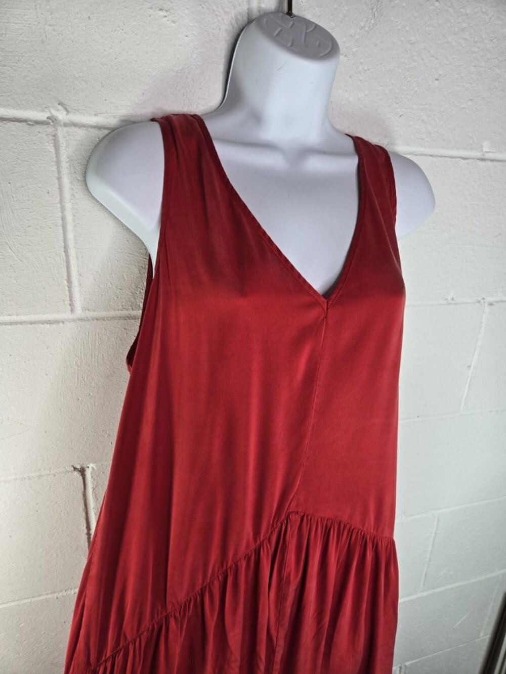 Universal Standard Emily Red Cupro Vegan Silk Long Midi Maxi Sleeveless Dress - Picture 7 of 11